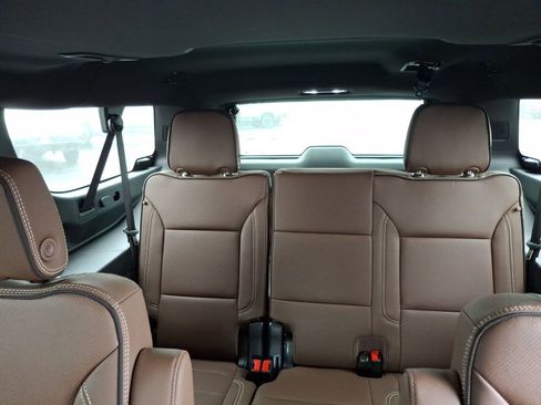 New 2026 Chevrolet Suburban High Country image 16