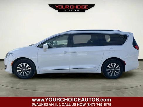 Used 2020 Chrysler Pacifica Touring-L Plus FWD image 2