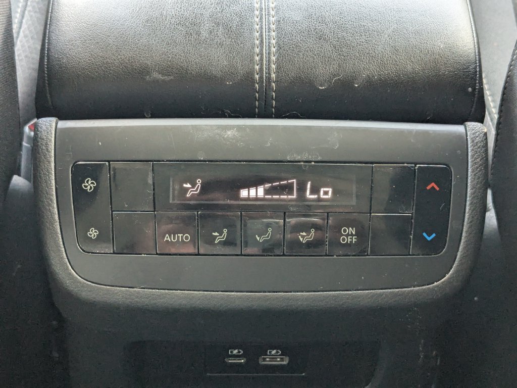 Used 2025 Nissan Pathfinder SV AWD/4WD image 20