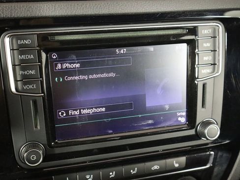 Used 2017 Volkswagen Jetta GLI FWD image 34