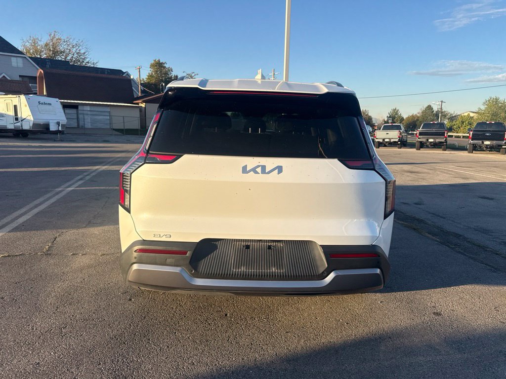 Used 2024 Kia EV9 Wind AWD/4WD image 8
