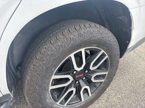 Used 2023 GMC Yukon AT4 image 7