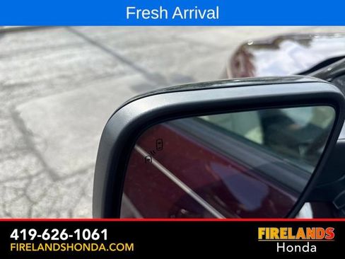 Used 2018 Ford Explorer XLT w/ Equipment Group 202A FWD image 32