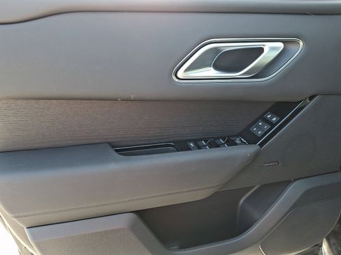 Used 2026 Land Rover Range Rover Velar Dynamic SE image 12