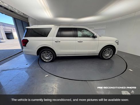 Used 2023 Ford Expedition Max Platinum AWD/4WD image 8