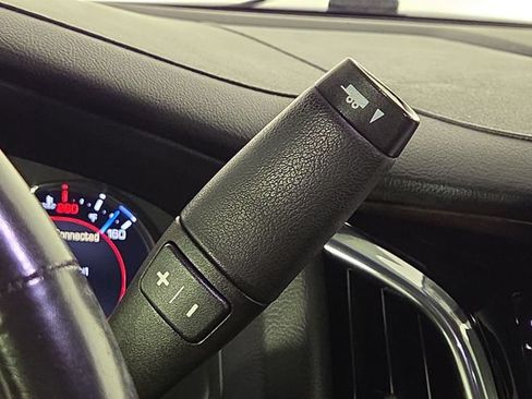 Used 2019 Cadillac Escalade Luxury AWD/4WD image 22