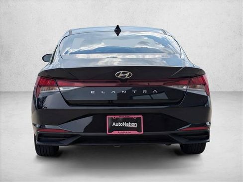 Used 2023 Hyundai Elantra SEL w/ Convenience Package FWD image 7