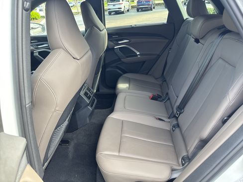 Used 2025 Audi Q5 Premium Plus w/ Premium Plus AWD/4WD image 18