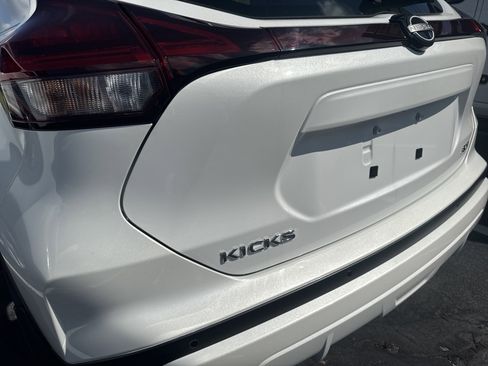 Used 2023 Nissan Kicks SV image 7