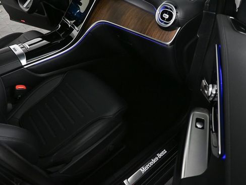 Used 2025 Mercedes-Benz GLC 300 4MATIC image 22