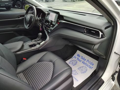 Used 2024 Toyota Camry SE FWD image 21