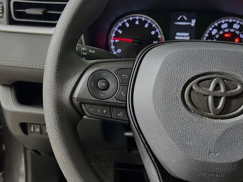 Used 2019 Toyota RAV4 LE image 19