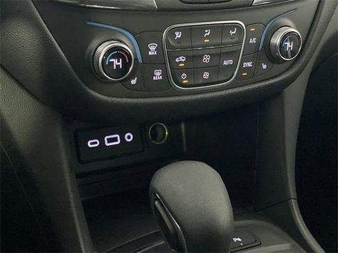 Used 2022 Chevrolet Equinox LT image 23