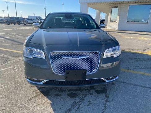 Certified 2019 Chrysler 300 Limited w/ Safetytec Plus Group image 4