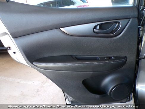 Used 2017 Nissan Rogue Sport S w/ S Appearance Package FWD image 18