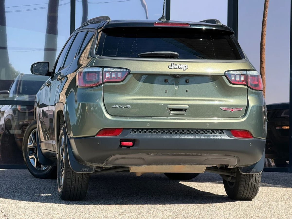 Used 2017 Jeep Compass Trailhawk AWD/4WD image 8