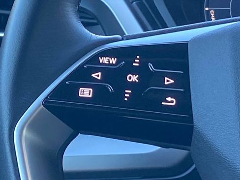 Used 2024 Audi Q4 e-tron Premium Plus w/ Premium Plus image 7