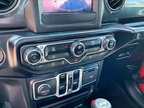 Used 2020 Jeep Wrangler Unlimited Sport image 16