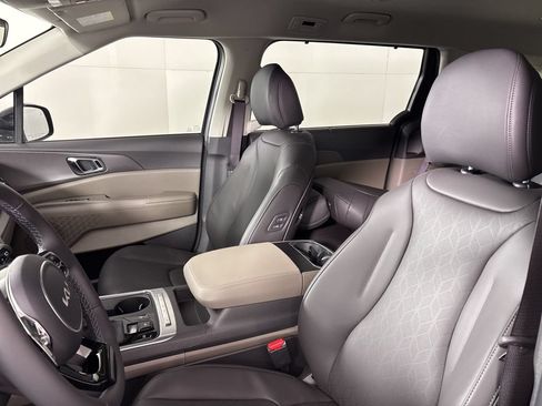 New 2026 Kia Carnival EX FWD image 29