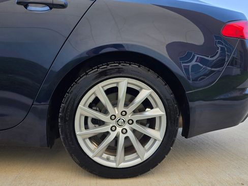 Used 2013 Jaguar XF RWD image 48