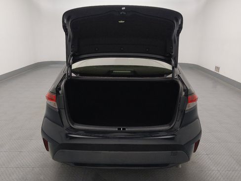 Used 2022 Toyota Corolla LE FWD image 29