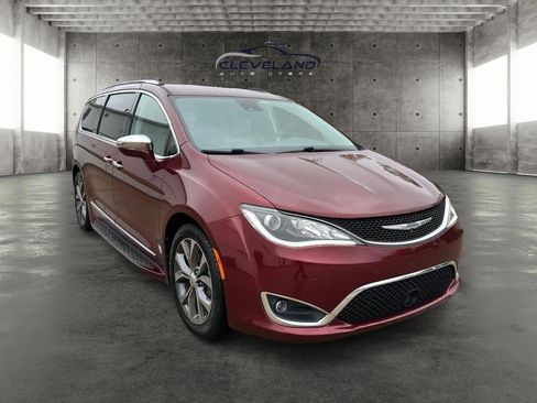 Used 2017 Chrysler Pacifica Limited FWD image 1