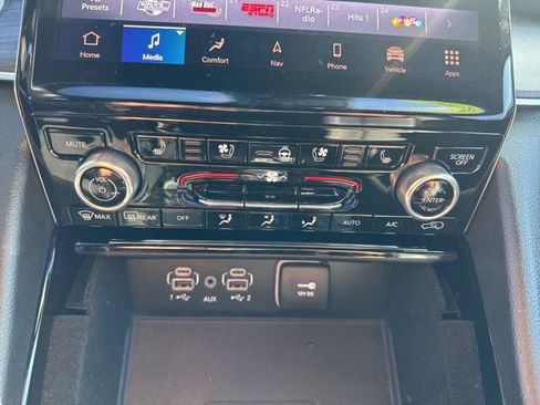 Used 2022 Jeep Grand Cherokee L Overland w/ Luxury Tech Group IV image 33