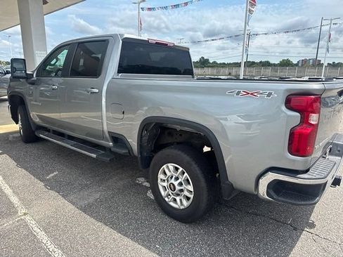 Used 2025 Chevrolet Silverado 2500 LT w/ Convenience Package AWD/4WD image 4