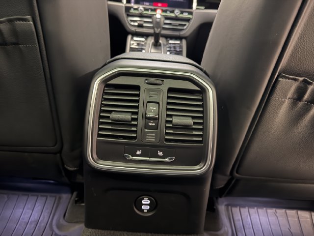 Certified 2026 Porsche Macan AWD/4WD image 29
