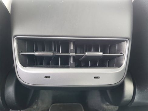 Used 2023 Tesla Model Y Long Range image 21