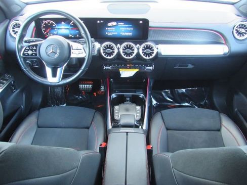 Used 2023 Mercedes-Benz EQB 300 4MATIC image 3