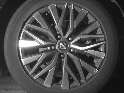 Used 2025 Nissan Altima 2.5 SV FWD image 13