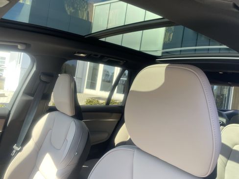 New 2026 Volvo XC90 B5 Core image 16