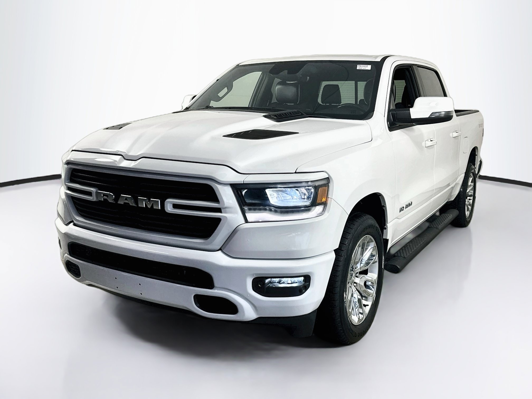 Used 2023 RAM 1500 Laramie AWD/4WD image 1