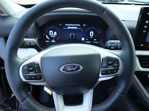 New 2026 Ford Explorer Active RWD image 3