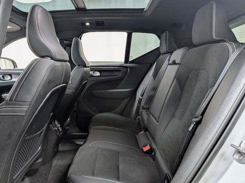 Used 2023 Volvo XC40 Recharge Ultimate w/ Protection Package Premier image 18