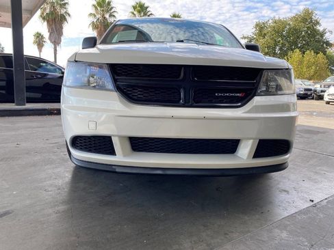 Used 2017 Dodge Journey SE w/ Flexible Seating Group image 8