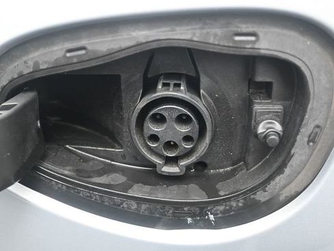 Used 2023 Chrysler Pacifica Touring-L image 24