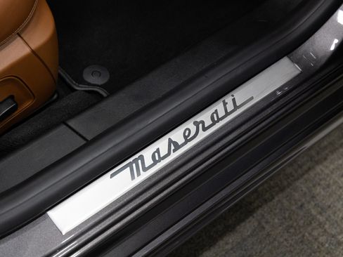 Used 2018 Maserati Ghibli GranLusso RWD image 22