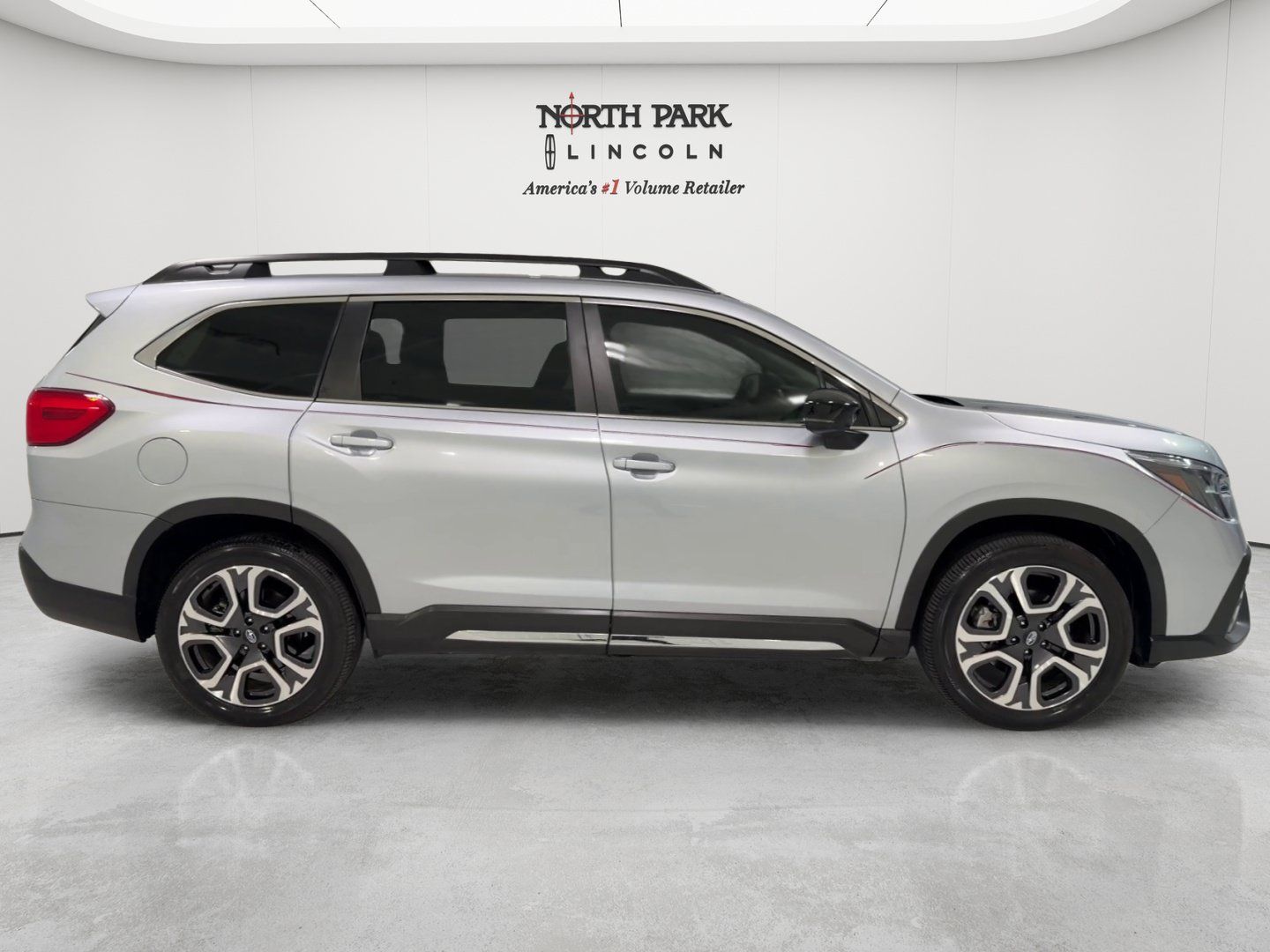 Used 2024 Subaru Ascent Limited AWD/4WD image 6