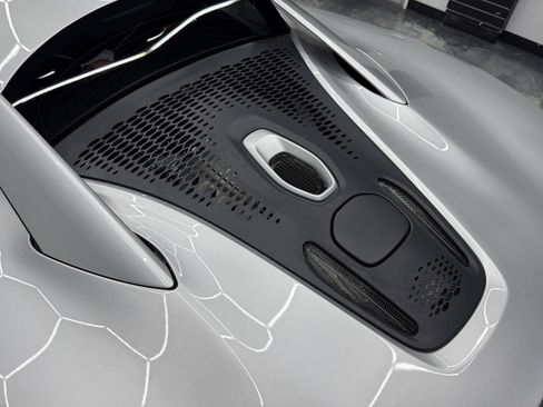 Used 2023 McLaren Artura RWD image 16