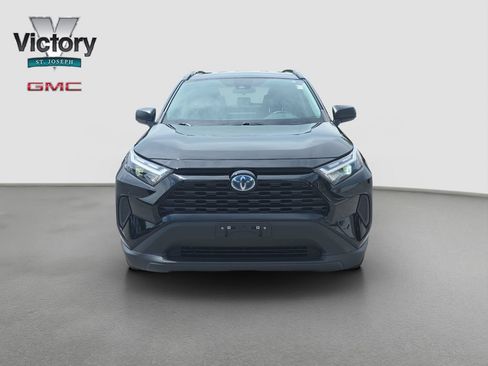 Used 2023 Toyota RAV4 LE AWD/4WD image 2