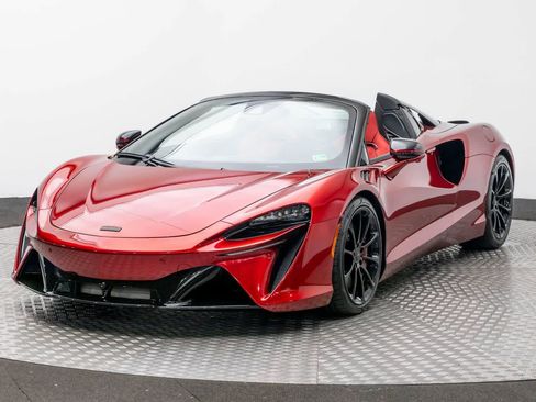 New 2026 McLaren Artura image 1