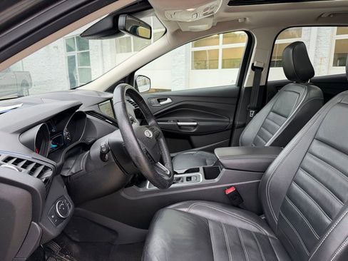 Used 2019 Ford Escape Titanium FWD image 9