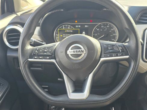 Used 2022 Nissan Versa SV FWD image 19