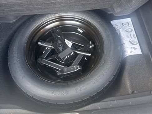 Used 2019 Jeep Cherokee High Altitude image 7