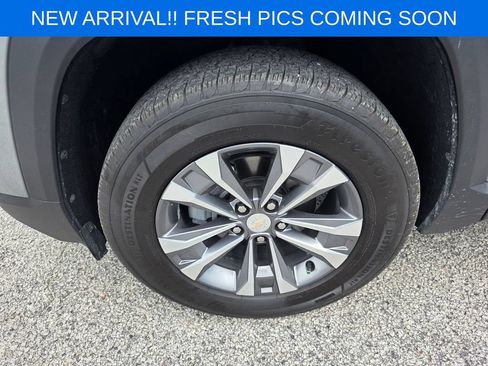 Used 2026 Chevrolet Equinox LT FWD image 7