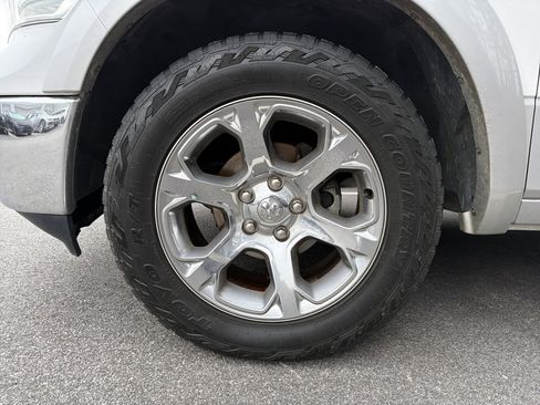 Used 2016 RAM 1500 Laramie image 13