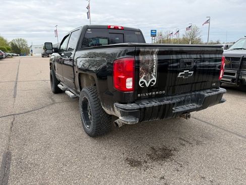 Used 2017 Chevrolet Silverado 1500 LTZ Z71 w/ Realtree Edition AWD/4WD image 3