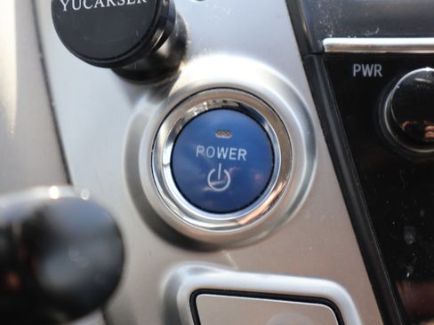 Used 2015 Toyota Prius V Three image 43